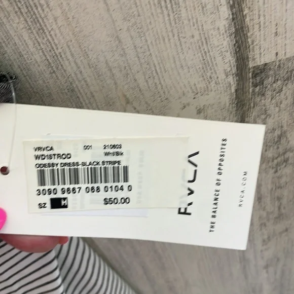 RVCA  Dress/ coverup - Picture 6 of 7